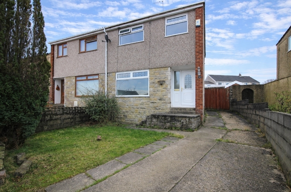 St. Annes Drive, Llantwit Fardre, Pontypridd, CF38 2PD