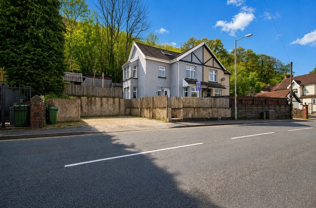 Llantwit Road, Treforest, Pontypridd, CF37 1TY