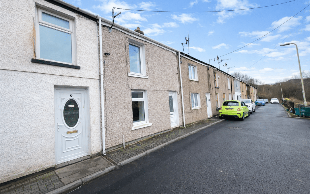 Clifton Row, Porth, CF39 9ND