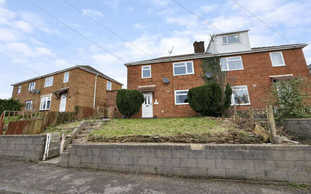 Heol Dewi, Hengoed, CF82