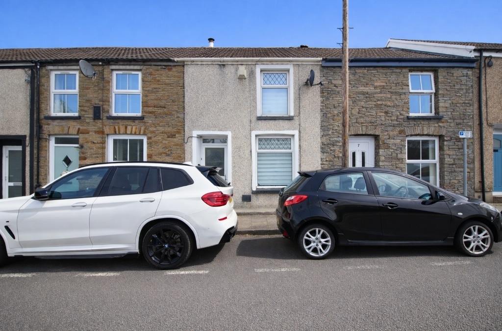 Cemetery Road, Pontypridd, CF37 4BD
