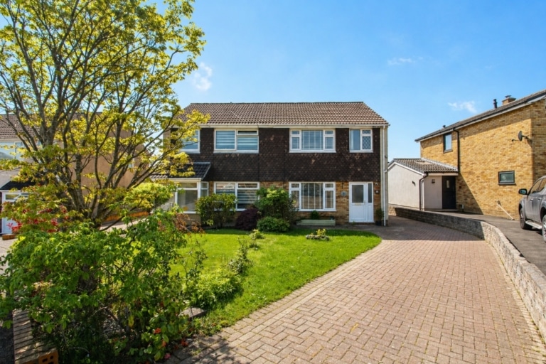 For Sale - Briar Way, Tonteg, Pontypridd, CF38 1NR