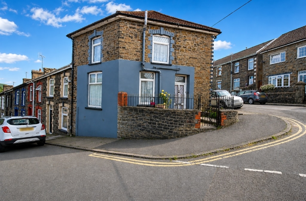 Cribbyn Ddu Street, Ynysybwl, Pontypridd, CF37 3EW