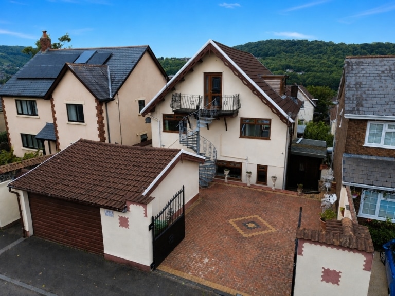 For Sale - The Avenue, Pontypridd, CF37 4DF