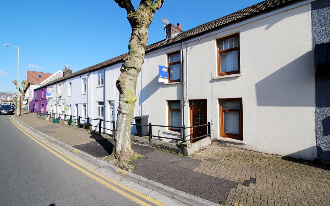 Broadway, Treforest, Pontypridd, CF37 1BE