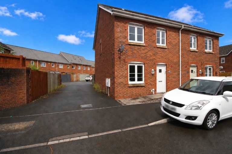 For Sale - Heol Gruffydd, Rhydyfelin, Pontypridd, CF37 5PQ
