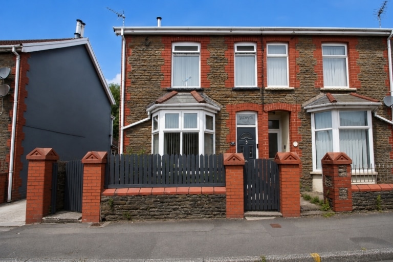For Sale - Main Road, Tonteg, Pontypridd, CF38 1PW