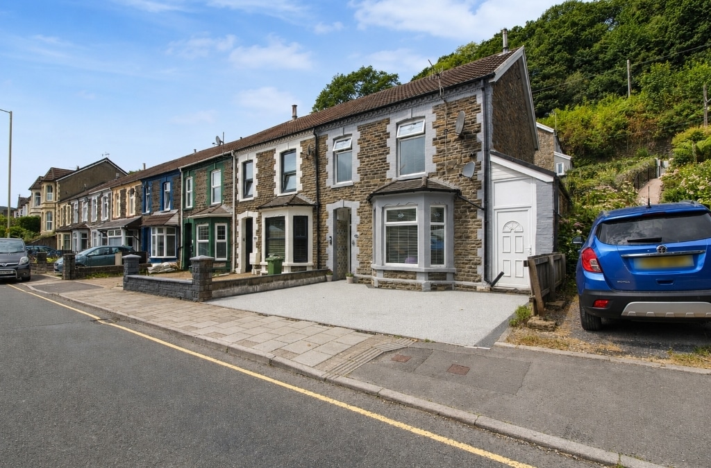 Berw Road, Pontypridd, CF37 2AA