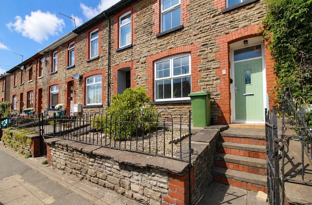 Llest Terrace, Llantwit Fardre, Pontypridd, CF38 2HH