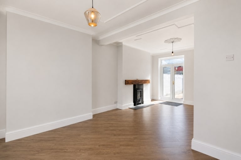 For Let - The Parade, Church Village, CF38