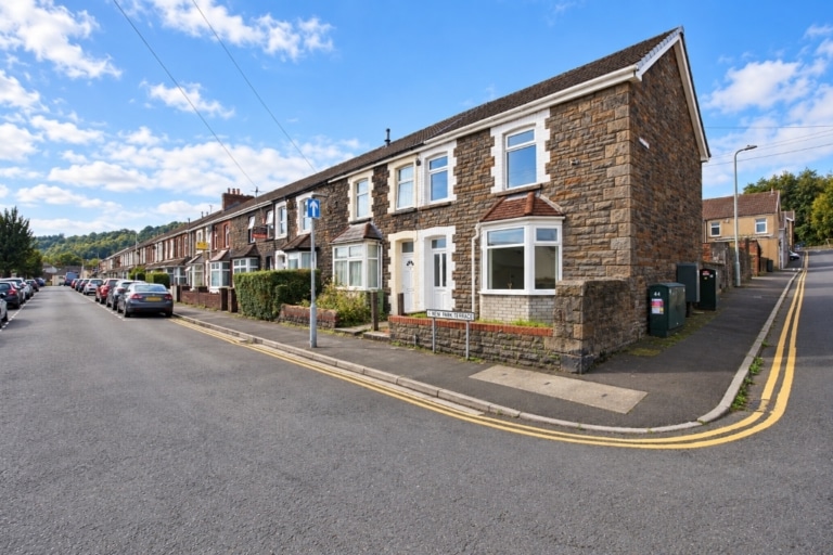 For Sale - New Park Terrace, Treforest, Pontypridd, CF37 1TH