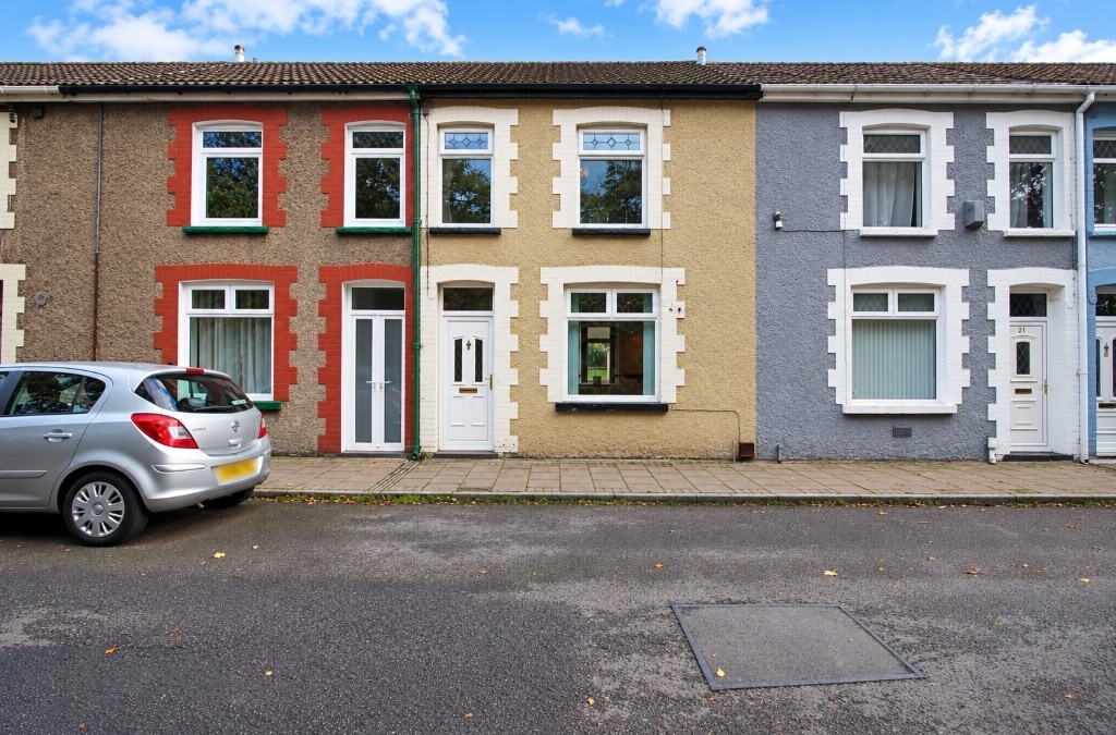 Scarborough Road, Trallwn, Pontypridd, CF37 4DS