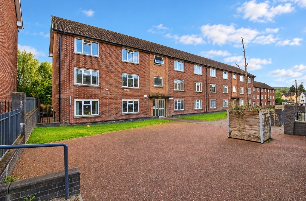 Treharne Flats, Holly Street, Rhydyfelin, Pontypridd, CF37 5DD