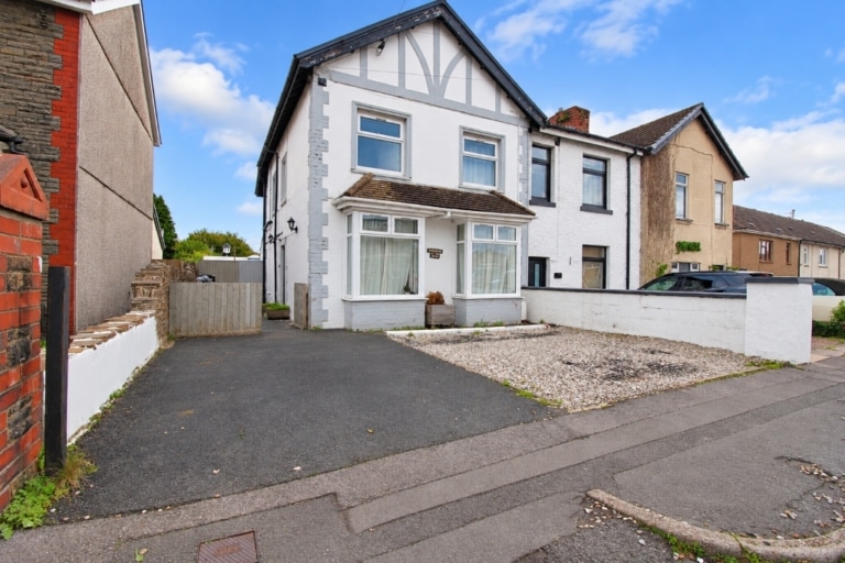For Sale - Main Road, Tonteg, Pontypridd, CF38 1PN